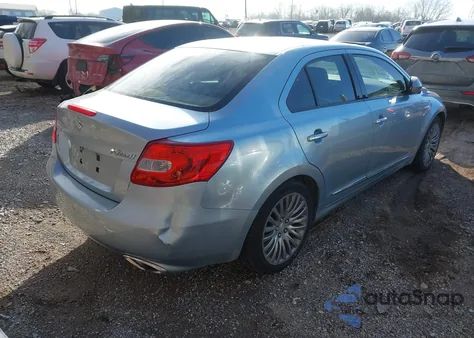 2010 Suzuki Kizashi Sls z USA, uszkodzony, nr VIN JS2RF9A77A6100333